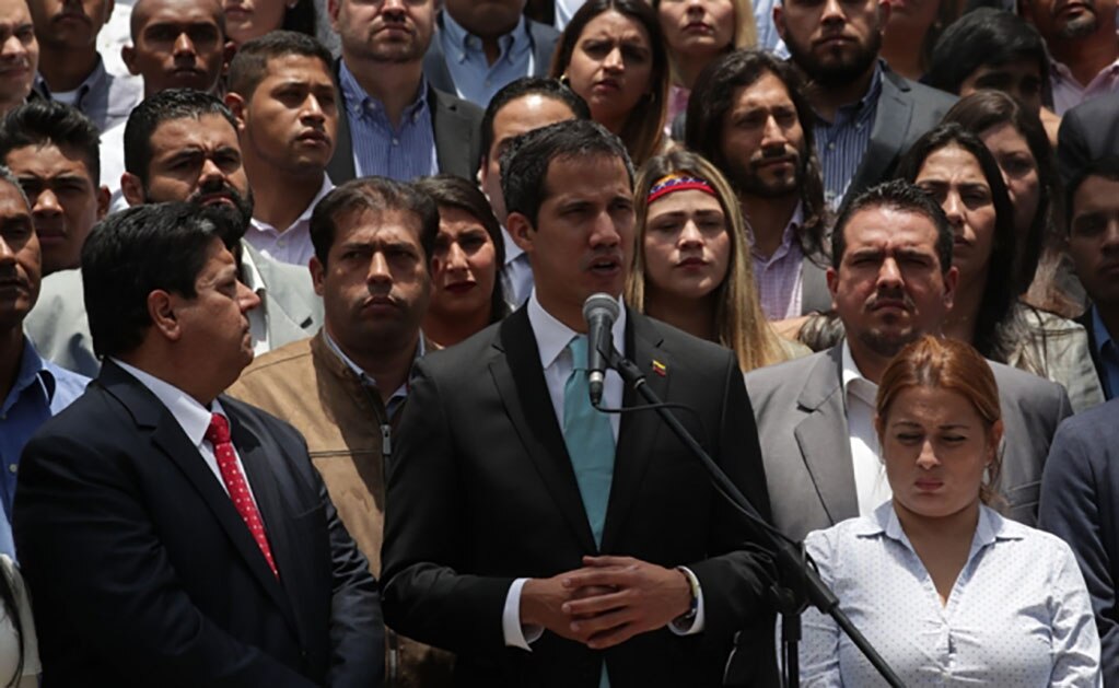 Detienen a 2 diputados opositores durante protestas convocadas por Guaidó