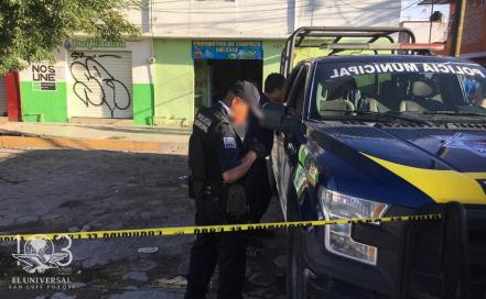 Joven se quita la vida en local 