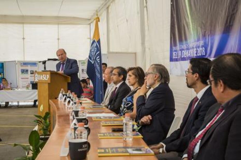 Inauguran XVIII semana del IICO “La óptica y sus aplicaciones”