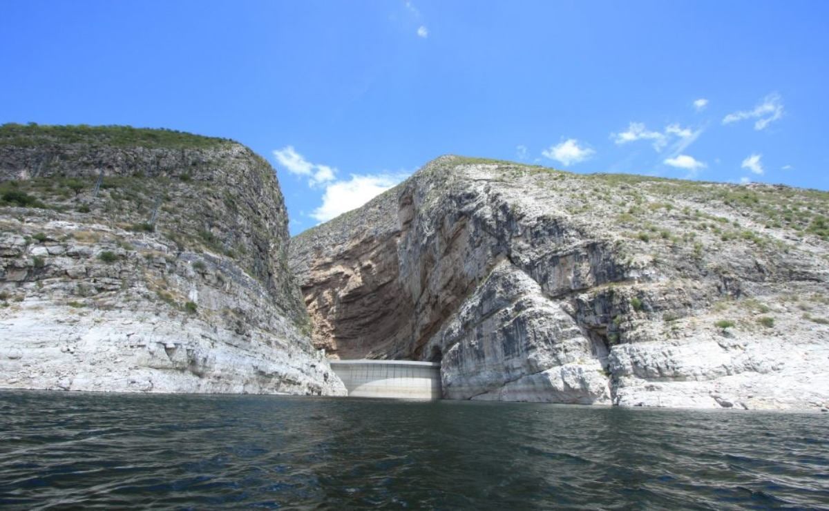 En alerta de nueva cuenta localidades de la Huasteca Potosina por desfogue de la presa Zimapán