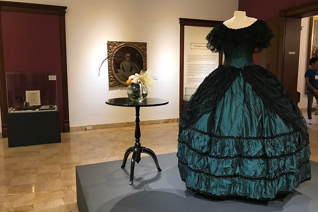 “Tramas, 200 años de indumentaria”, una mirada a la moda 