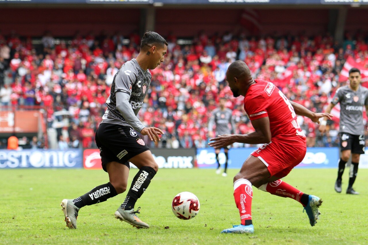 Necaxa se impone de visita a Toluca