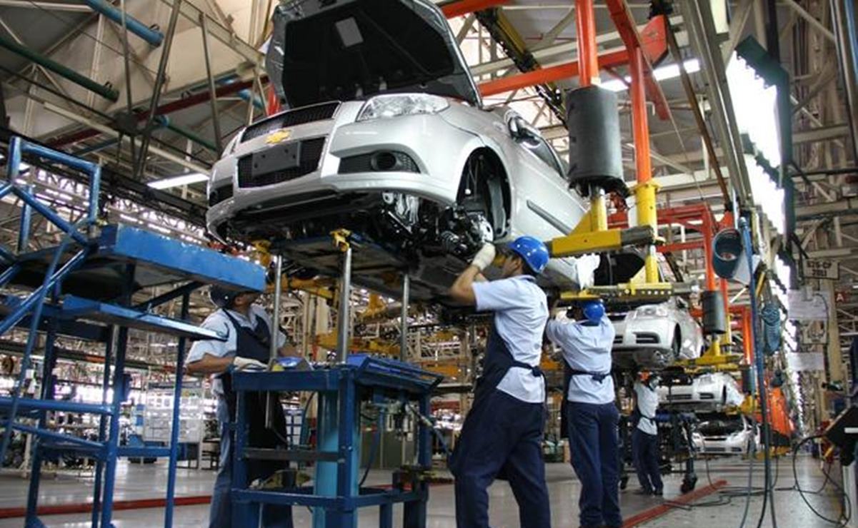 Por desabasto de semiconductores, no se producirán 250 mil autos en Norteamérica: INA