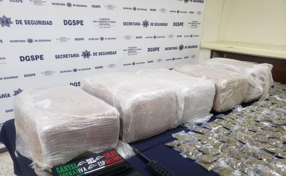 Aseguran droga, equipo táctico y armamento en Villa de Arista 