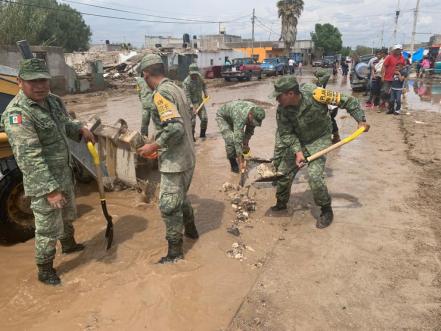 Protección Civil Estatal entregó 400 cobijas a afectados por lluvias