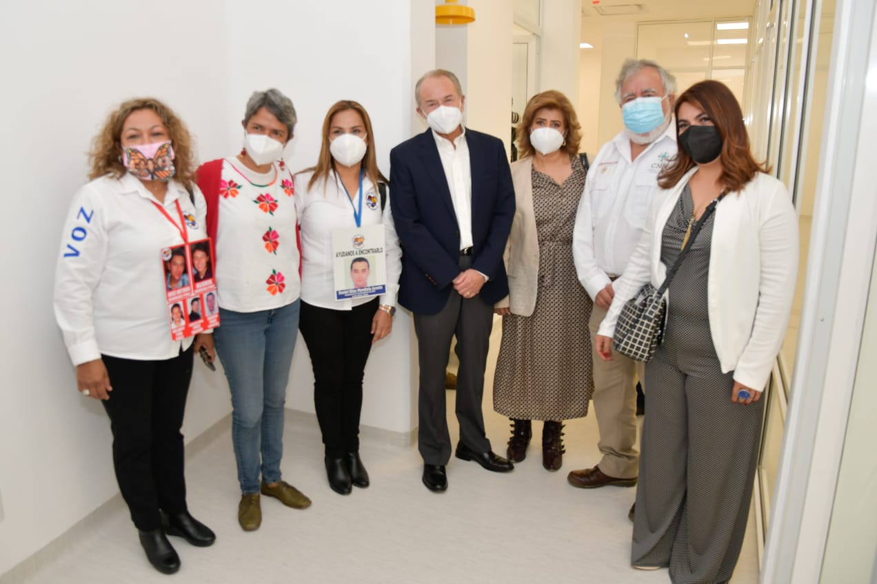 Carreras López y Encinas supervisan Centro Estatal de Identificación Forense