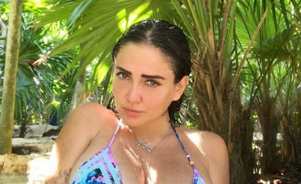  Celia Lora impacta con candente escote