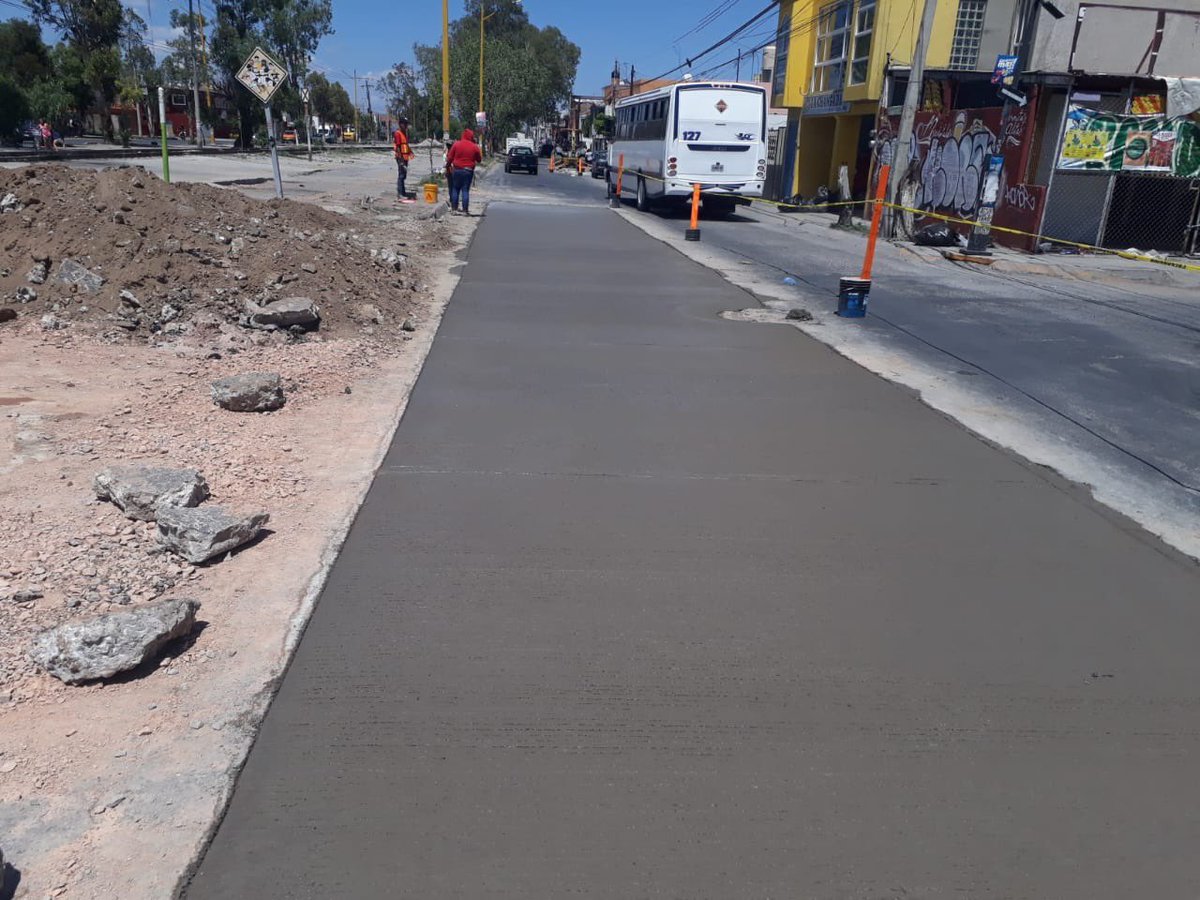 Realizan trabajos de bacheo profundo en avenida Hernán Cortés