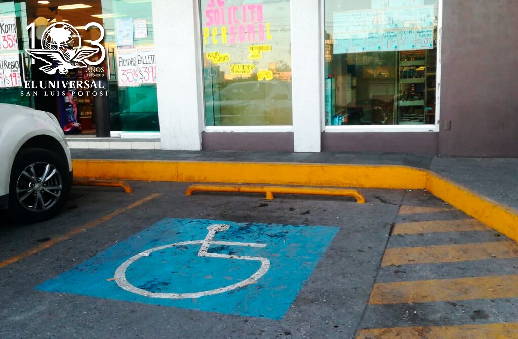 Menos del 10% de los cajones de estacionamiento son para personas con discapacidad 