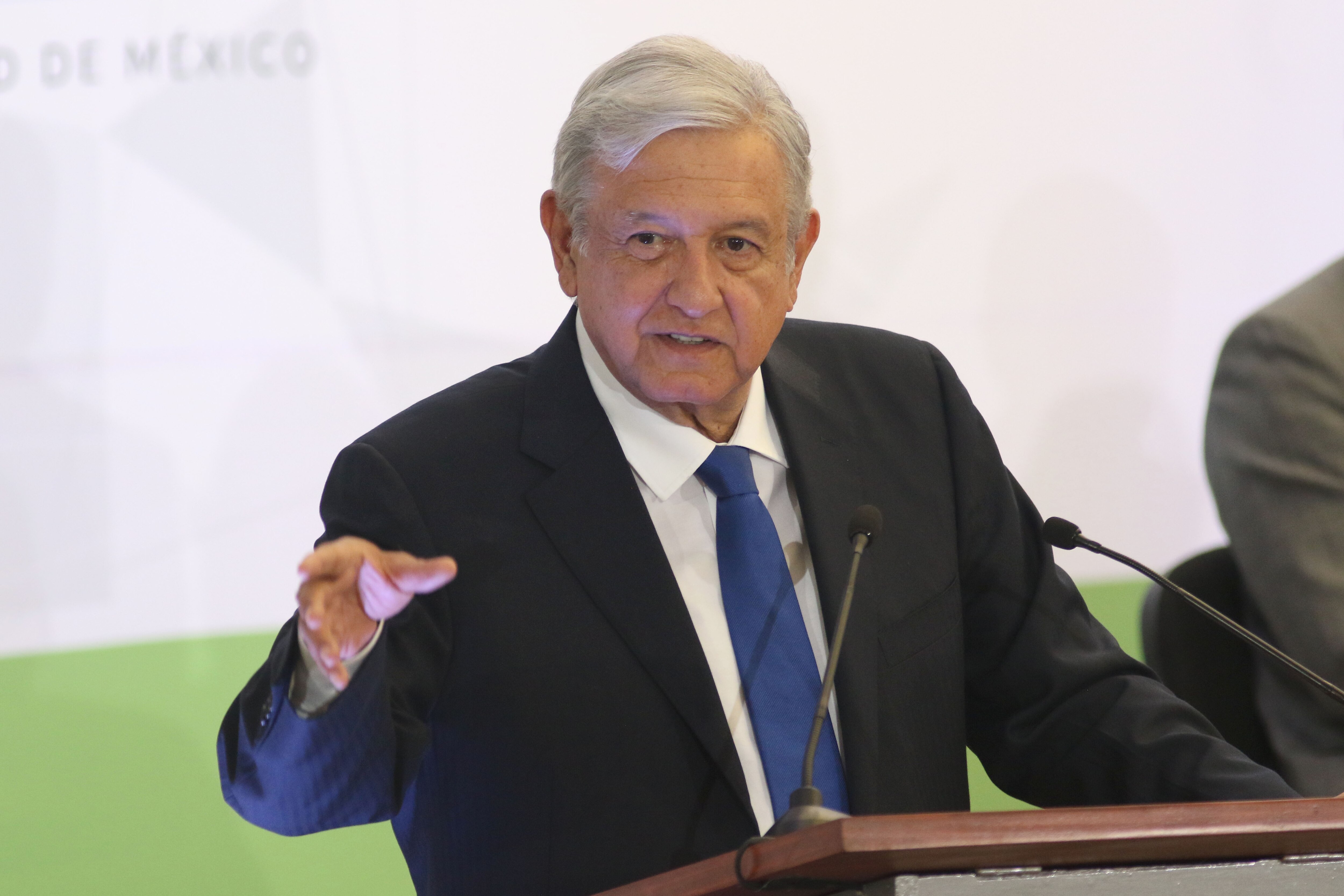 Pide AMLO a Congreso aprobar que uso de facturas falsas sea considerado delito grave