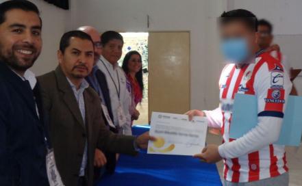 Reciben beca de estudios tres jóvenes del Centro de Internamiento Juvenil de SLP
