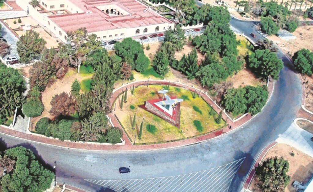 Acusa AMLO tácticas dilatorias y chicanadas para evitar construcción de Santa Lucía