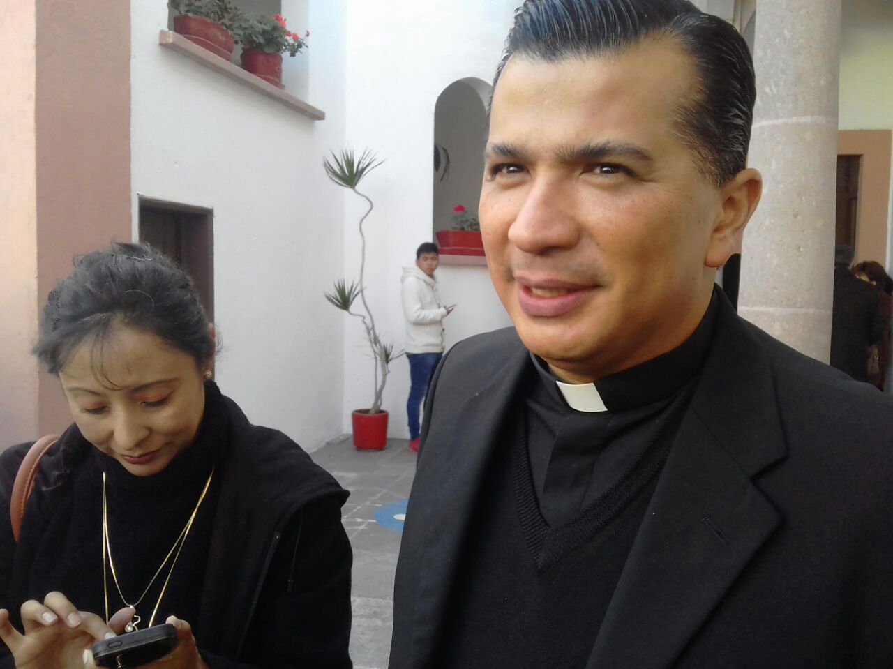 Busca iglesia rescate de inmuebles afectados