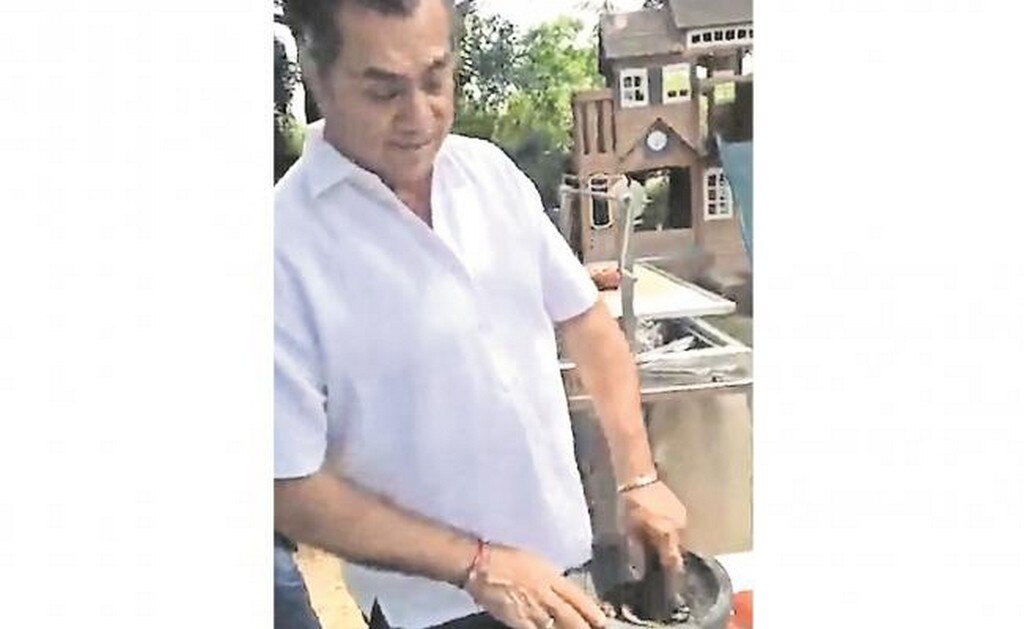 "El Bronco" arma carne asada y convivencia a ‘calzón quitado’