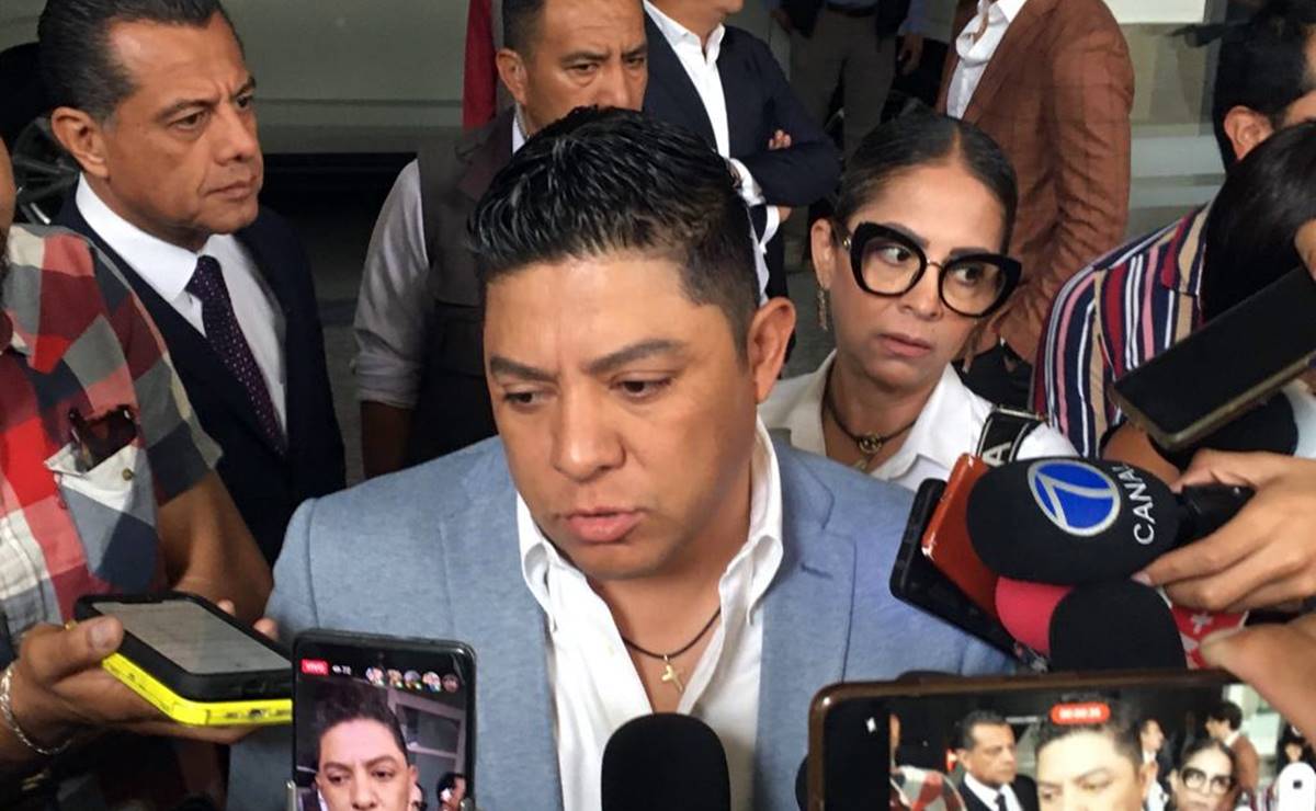 El gobernador asegura que la obra de rehabilitación beneficiará a personas adultas mayores y discapacitados. Foto: Samuel Estrada