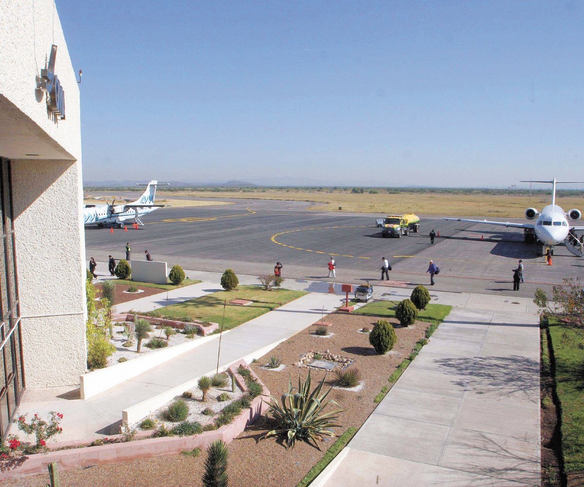 Aeropuerto de San Luis Potosí ha perdido competitividad aérea, señala Canaco