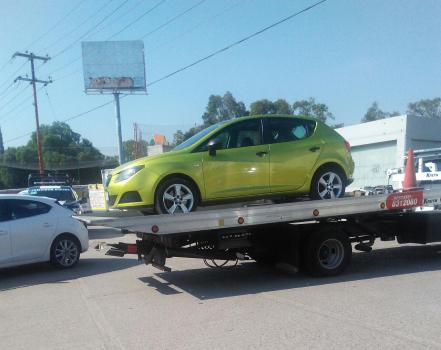 Detienen a dos, intentaban cambiar un cheque falso