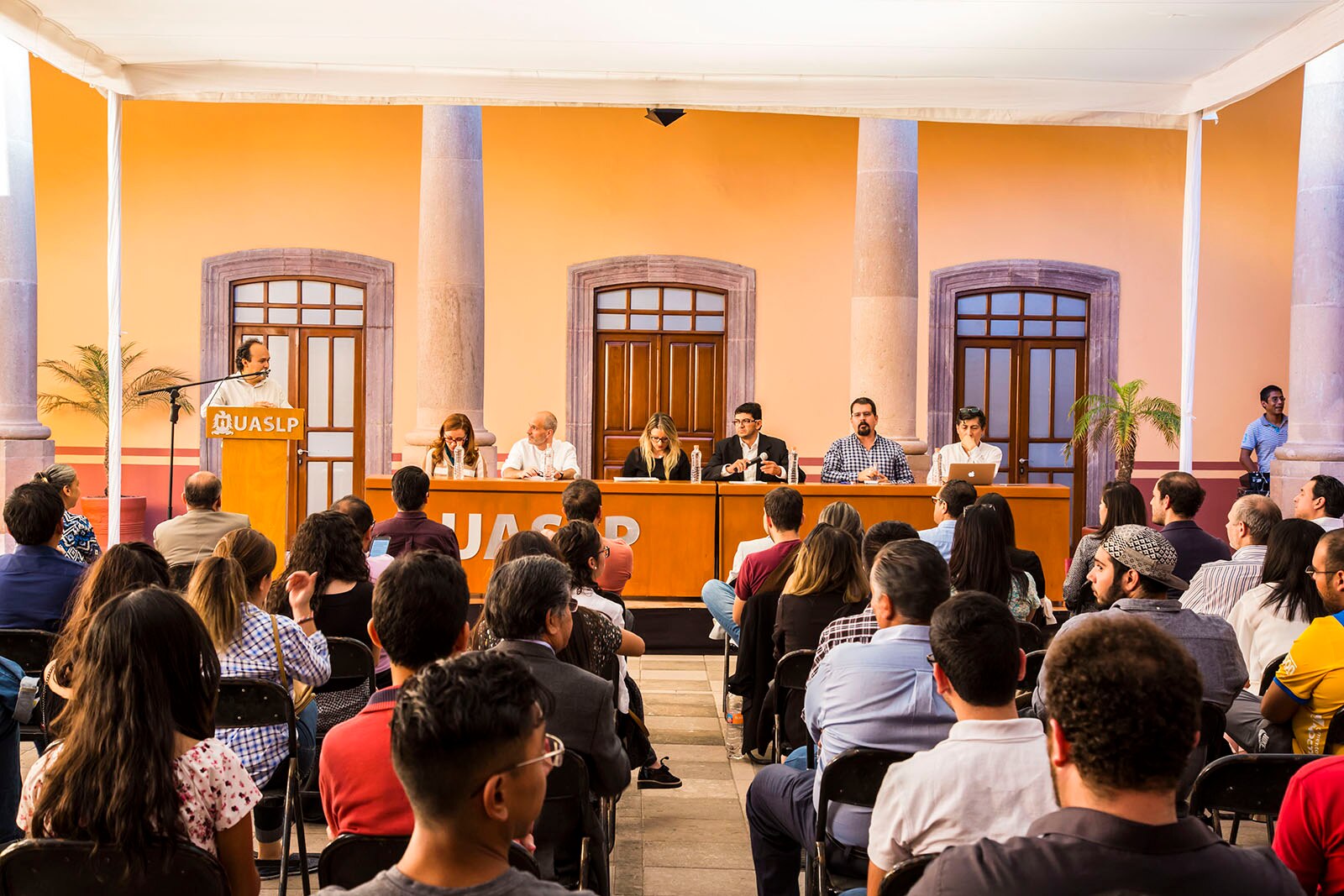 Democracia, ciclo político de cambios: expertos 