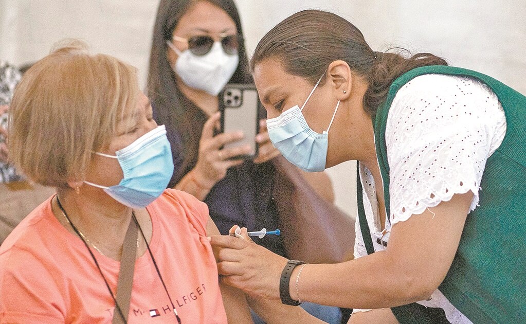 Vacunación de adultos mayores en capital de SLP y Soledad iniciará en 2 semanas