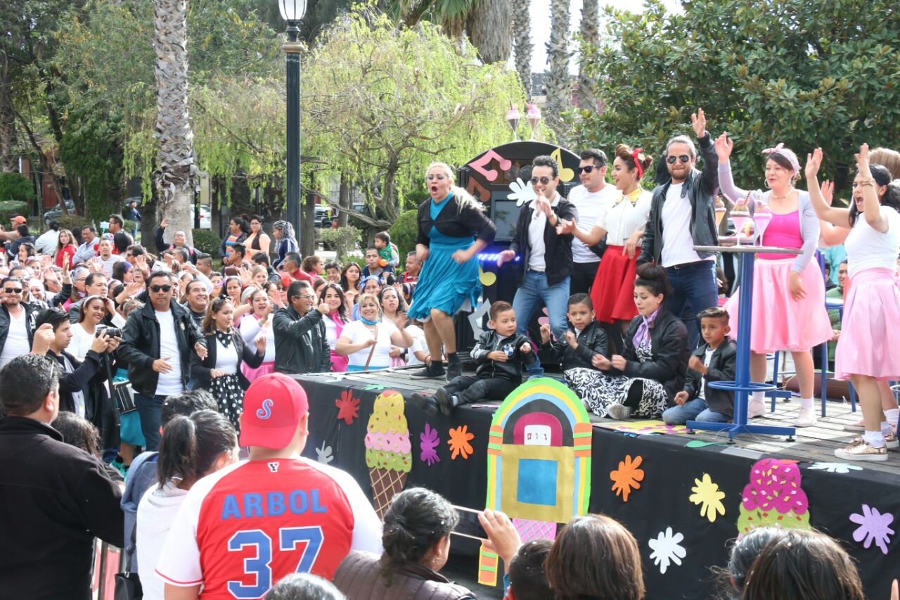 Celebran "Carnaval retro" en San Luis