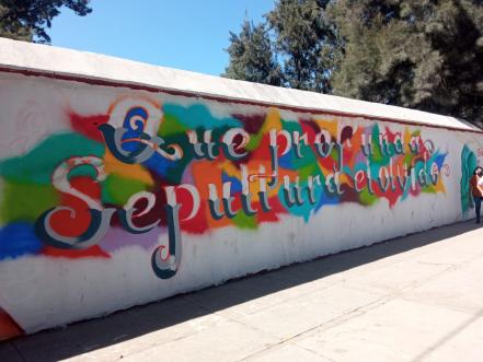 Arte y color convierten fachada del panteón El Saucito en una "ofrenda mural"