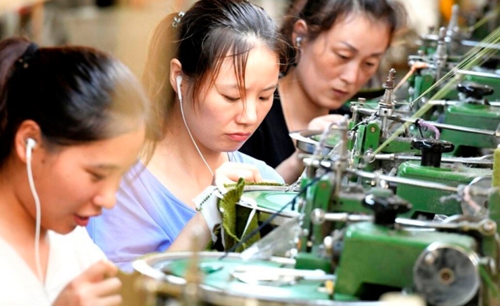 China contraataca en la guerra comercial contra EU; impondrá nuevos aranceles