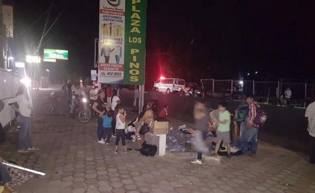 Otra caravana de hondureños inicia travesía en Guatemala rumbo a EU