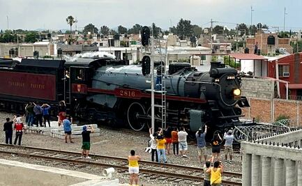 VIDEO. ¡Como de película! Así llegó la locomotora Empress 2816 a SLP desde Canadá