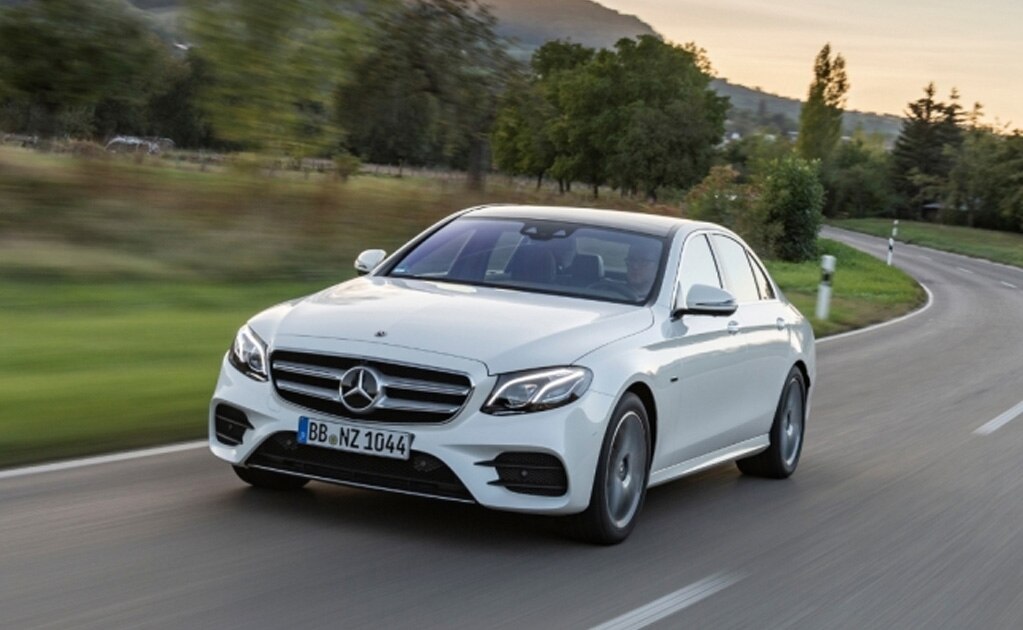 Profeco alerta por fallas en asientos y cinturones de Mercedes Benz