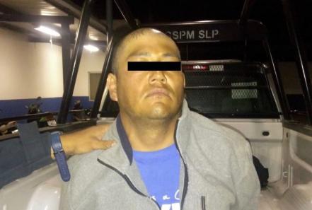 Detienen a hombre, amenazaba a sus vecinos con un machete