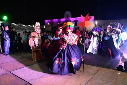 Por primera vez se presenta en SGS la tradicional comparsa “Guerreros Huastecos” de Tanquián