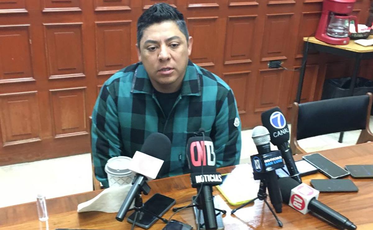 El mandatario indicó que nadie es indispensable pero si ellos deciden dejar su cargo para buscar otro “olvídense de regresar” sentenció. Foto: Samuel García