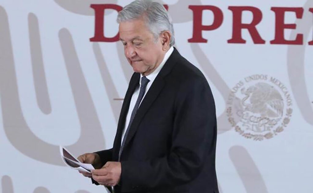 Encuentran manta con amenaza a AMLO por lucha contra huachicol