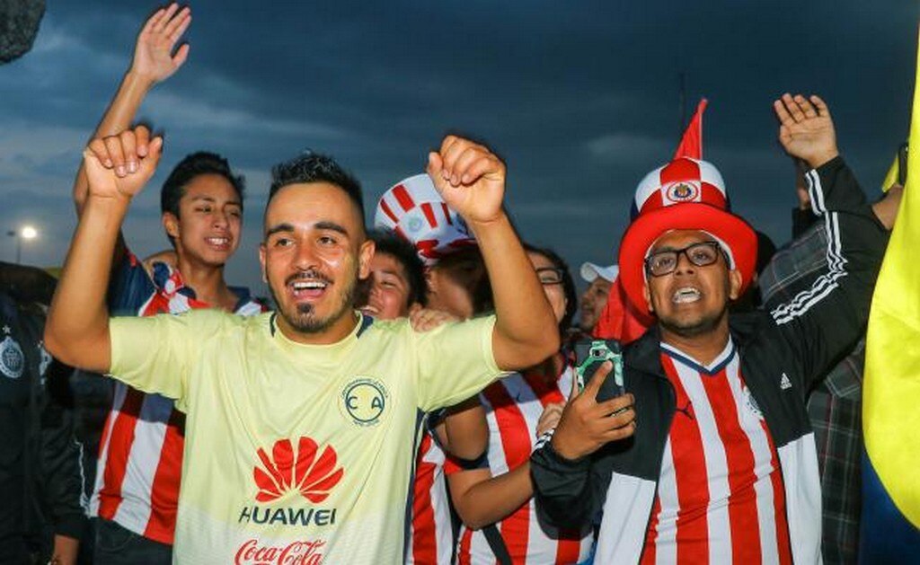 Barras de Chivas prometen alto a la violencia, los de América no