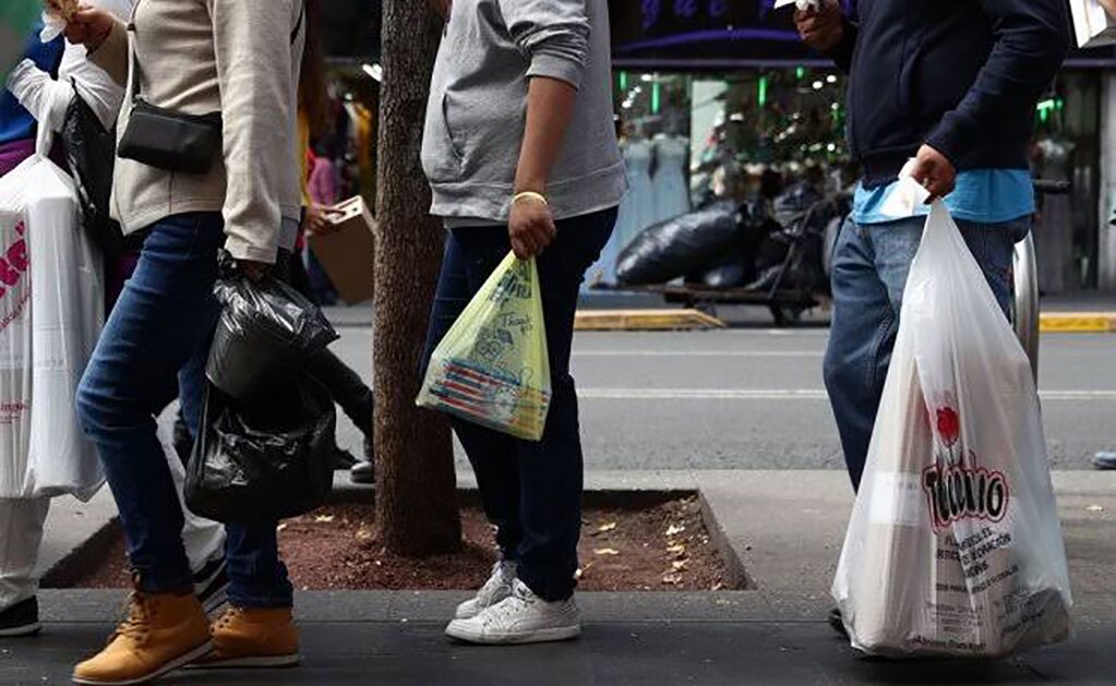Establecimientos serán sancionados hasta con 20 UMAS por dar bolsas de plástico