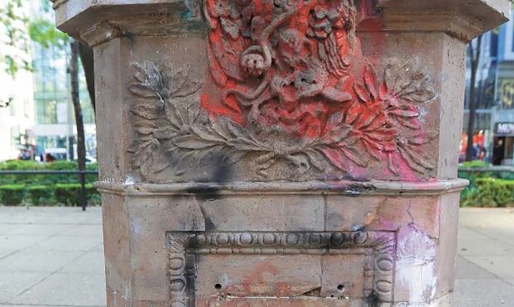 Mala limpieza daña monumentos en Reforma