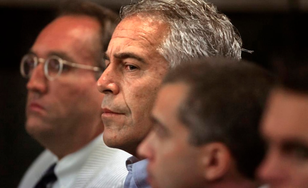 Fiscalía de EU acusa al magnate Jeffrey Epstein de crear red para abusar de niñas