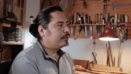 Restaurar y dar "nueva vida" a los instrumentos, el trabajo del laudero