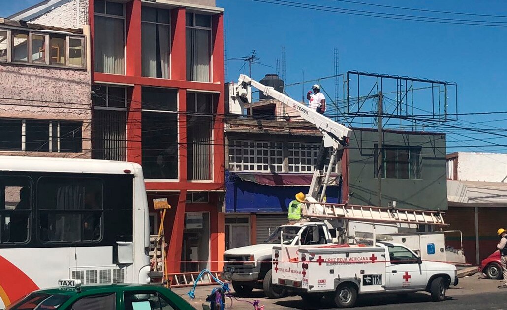 Trabajador muere electrocutado