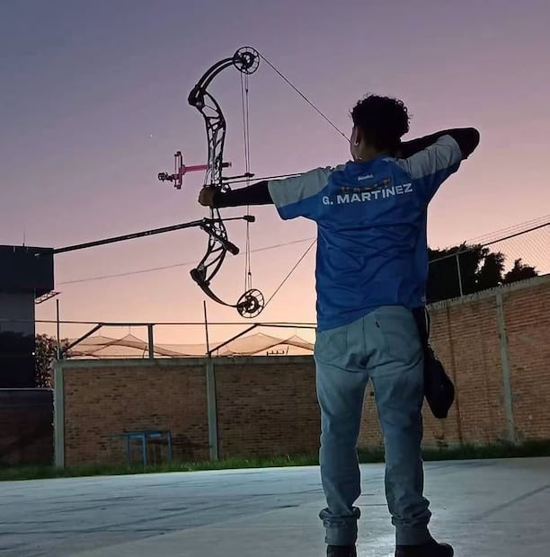 Salvador era estudiante de la Facultad de Derecho, en la carrera de Criminología, además de practicar tiro con arco y representar a la UASLP en competencias deportivas, donde obtuvo reconocimientos y medallas. Foto: Redes Sociales.