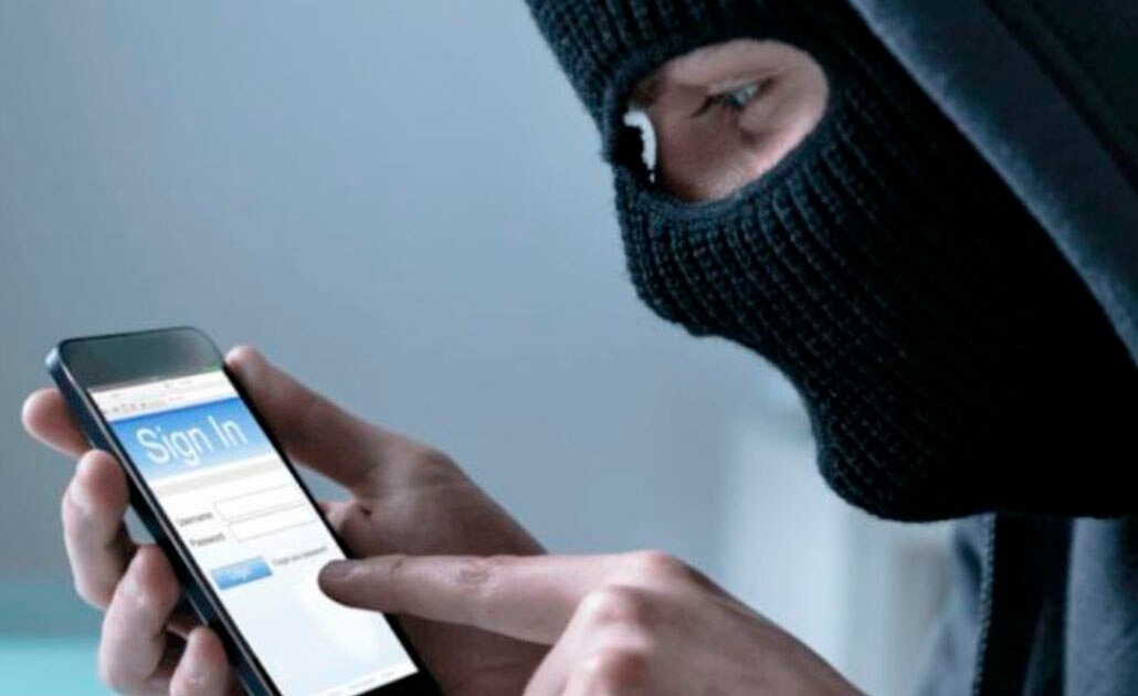 Las apps infectadas pueden interceptar y redirigir mensajes de texto para evadir sistemas de doble factor de autenticación con base en SMS