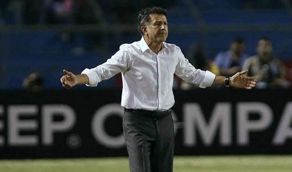 Los Dos Santos y Vela, jaquecas para Juan Carlos Osorio