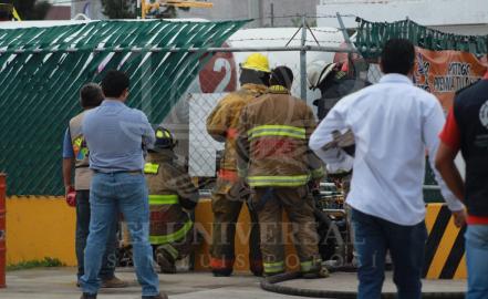 Bomberos controlan fuga de gas 