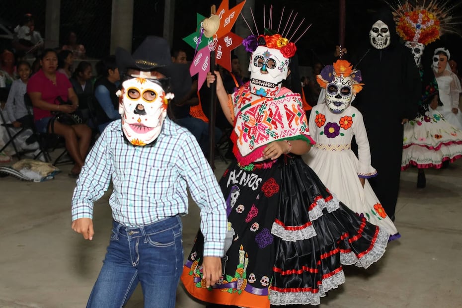 Comparsa "Colonia Escalanar" en Matlapa, SLP. Foto: FB@Comparsa "Colonia Escalanar"