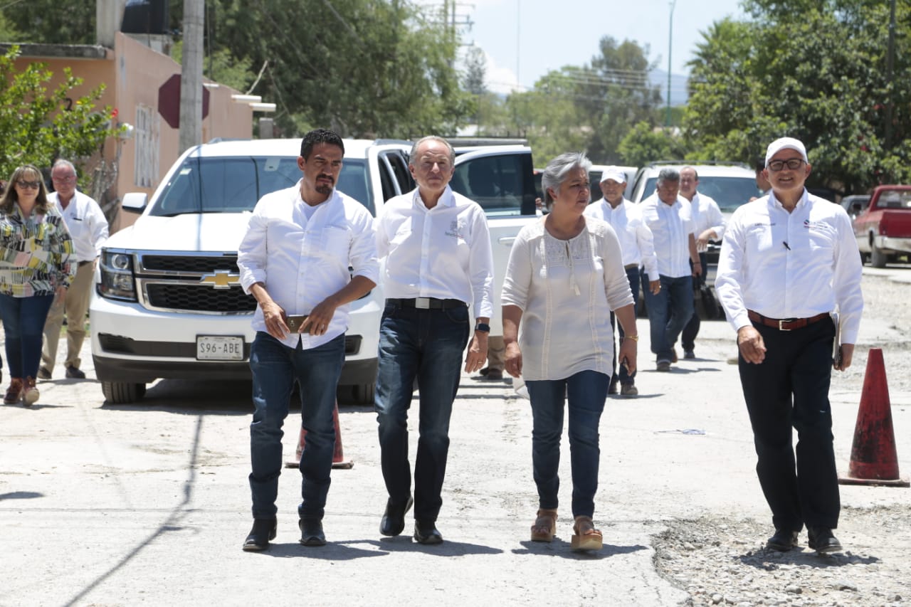 Tras tromba en Matehuala, JMCL entrega apoyos y obras por más de cinco mdp