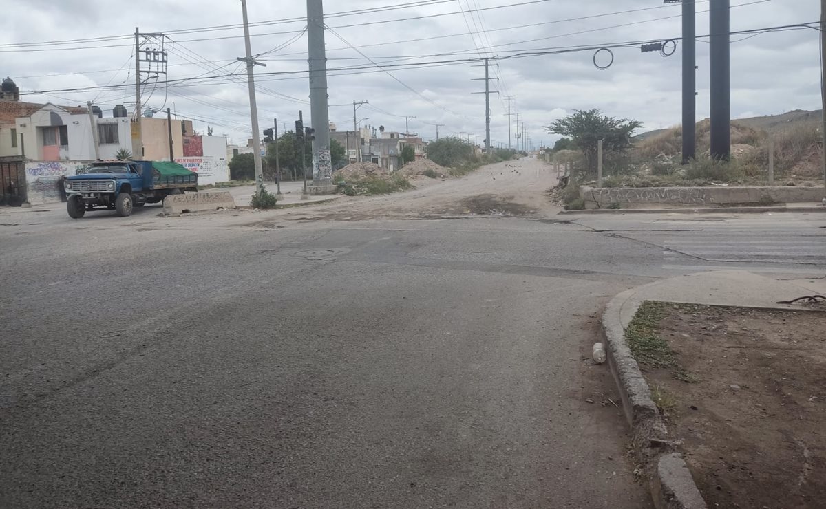 Paseo peatonal de avenida Salk olvidado por autoridades de SLP, denuncian transeúntes