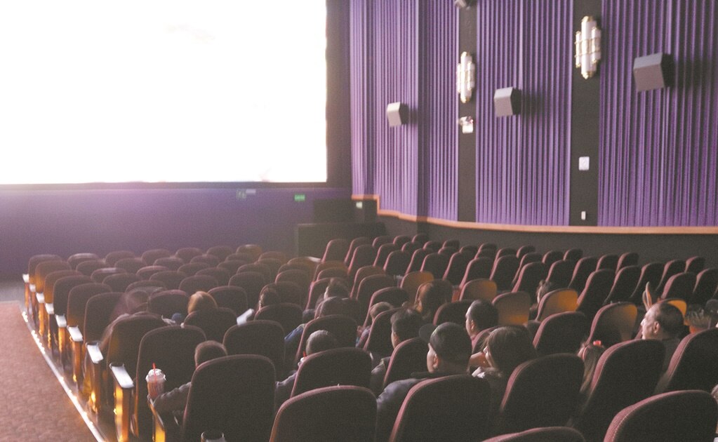 Reabren mañana más de mil salas de cine en México