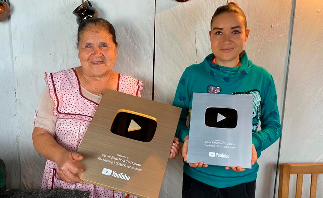 Doña Angela y su canal "De mi rancho a tu cocina" reciben botón de oro de Youtube
