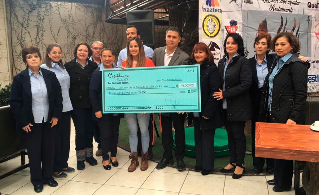 Restaurante entrega donativo a albergue de Hospital Central