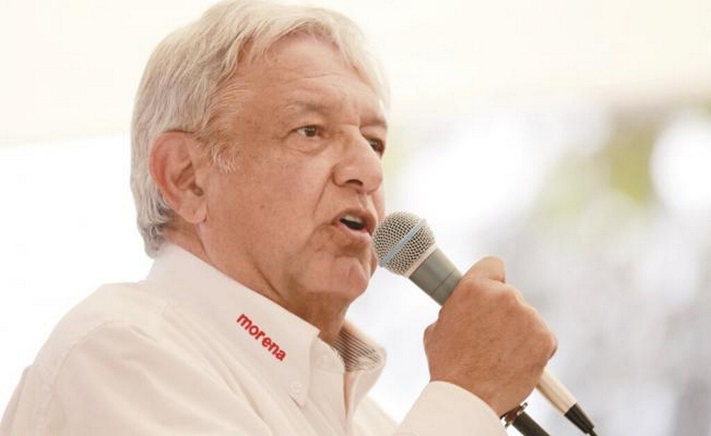 López Obrador y el INE chocan por la multa a Morena
